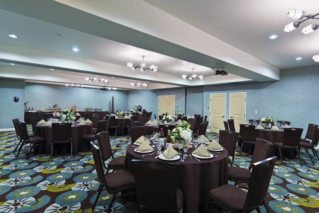 Oxford Suites Silverdale Bagian luar foto