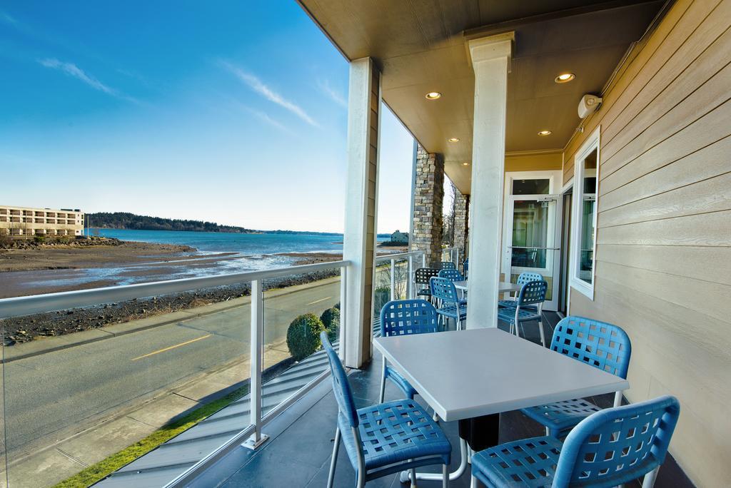 Oxford Suites Silverdale Bagian luar foto