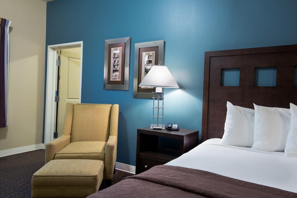 Oxford Suites Silverdale Bagian luar foto