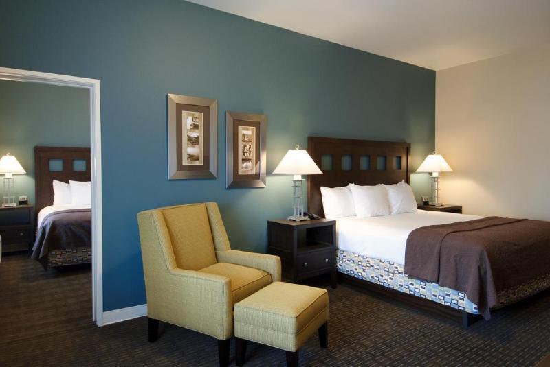 Oxford Suites Silverdale Bagian luar foto