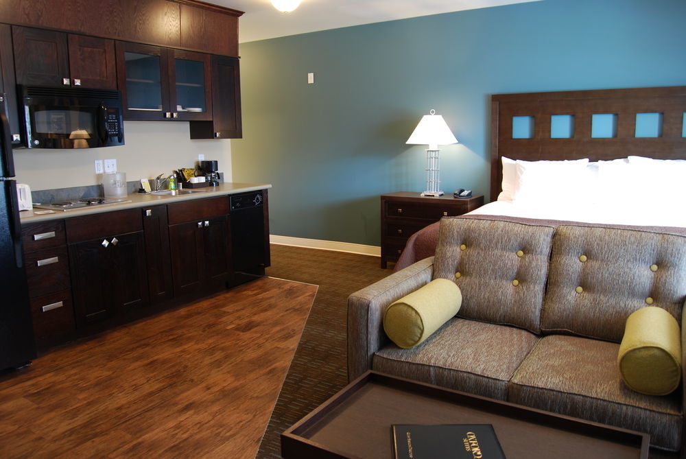 Oxford Suites Silverdale Bagian luar foto