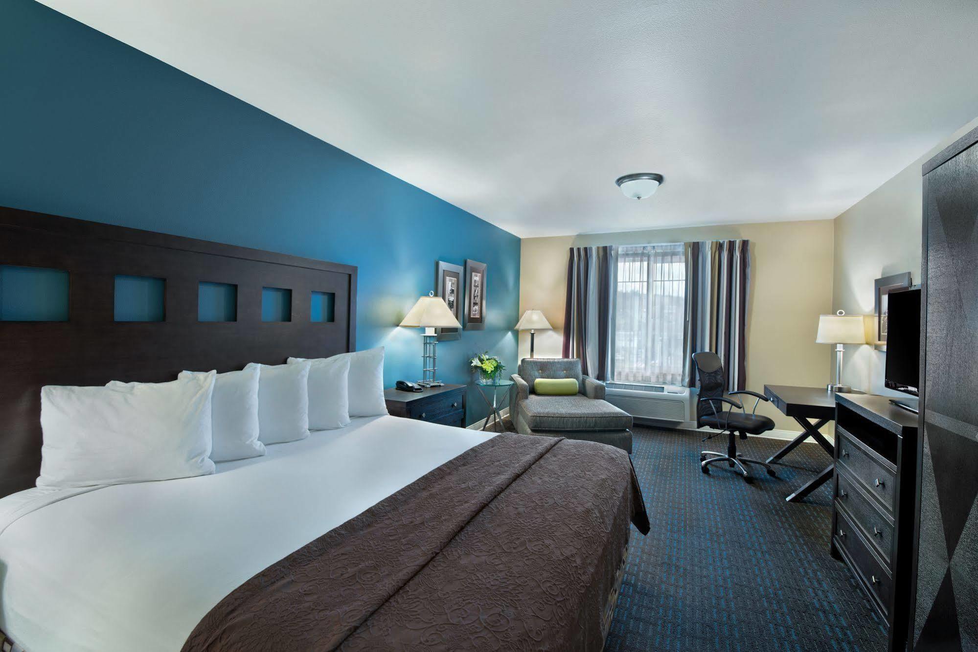 Oxford Suites Silverdale Bagian luar foto