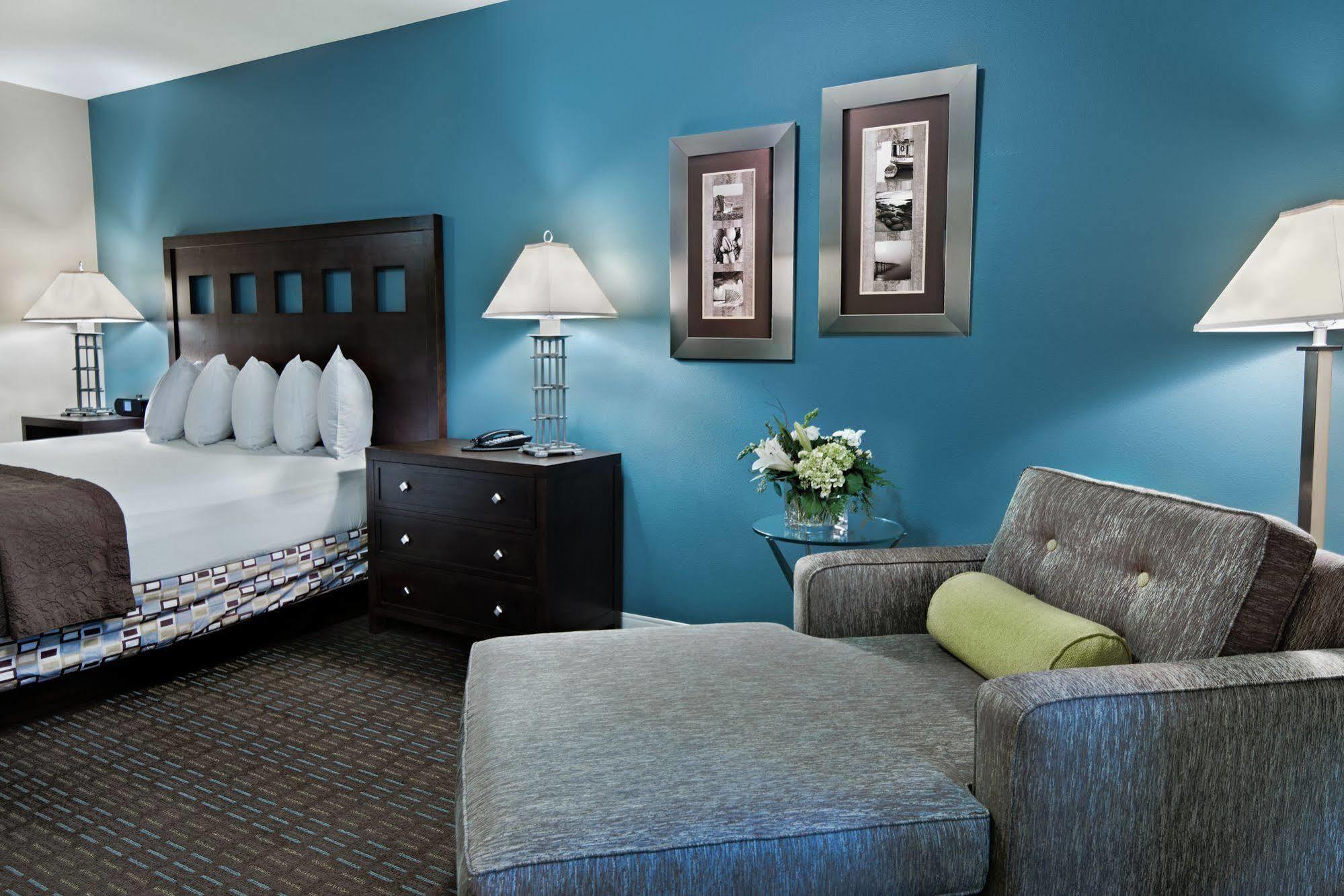 Oxford Suites Silverdale Bagian luar foto