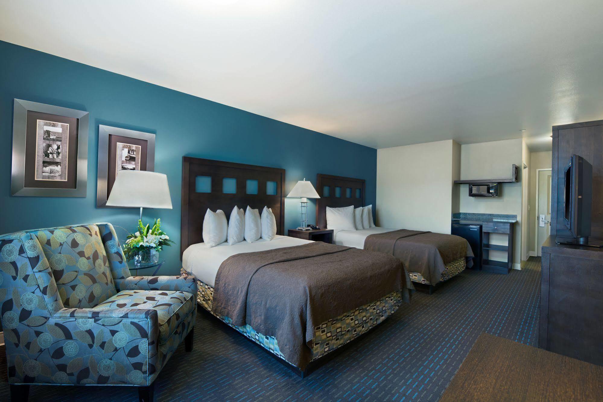 Oxford Suites Silverdale Bagian luar foto