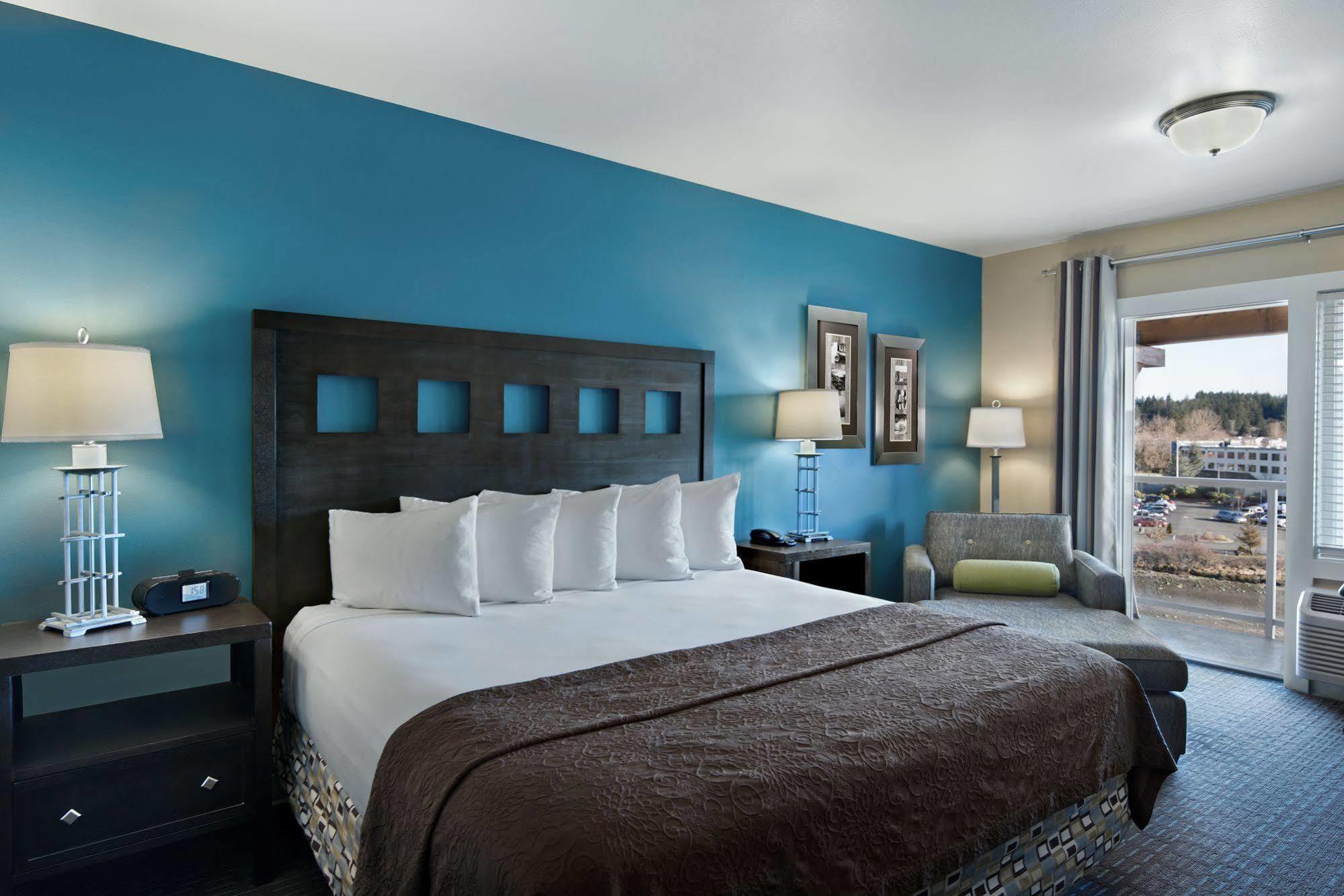 Oxford Suites Silverdale Bagian luar foto