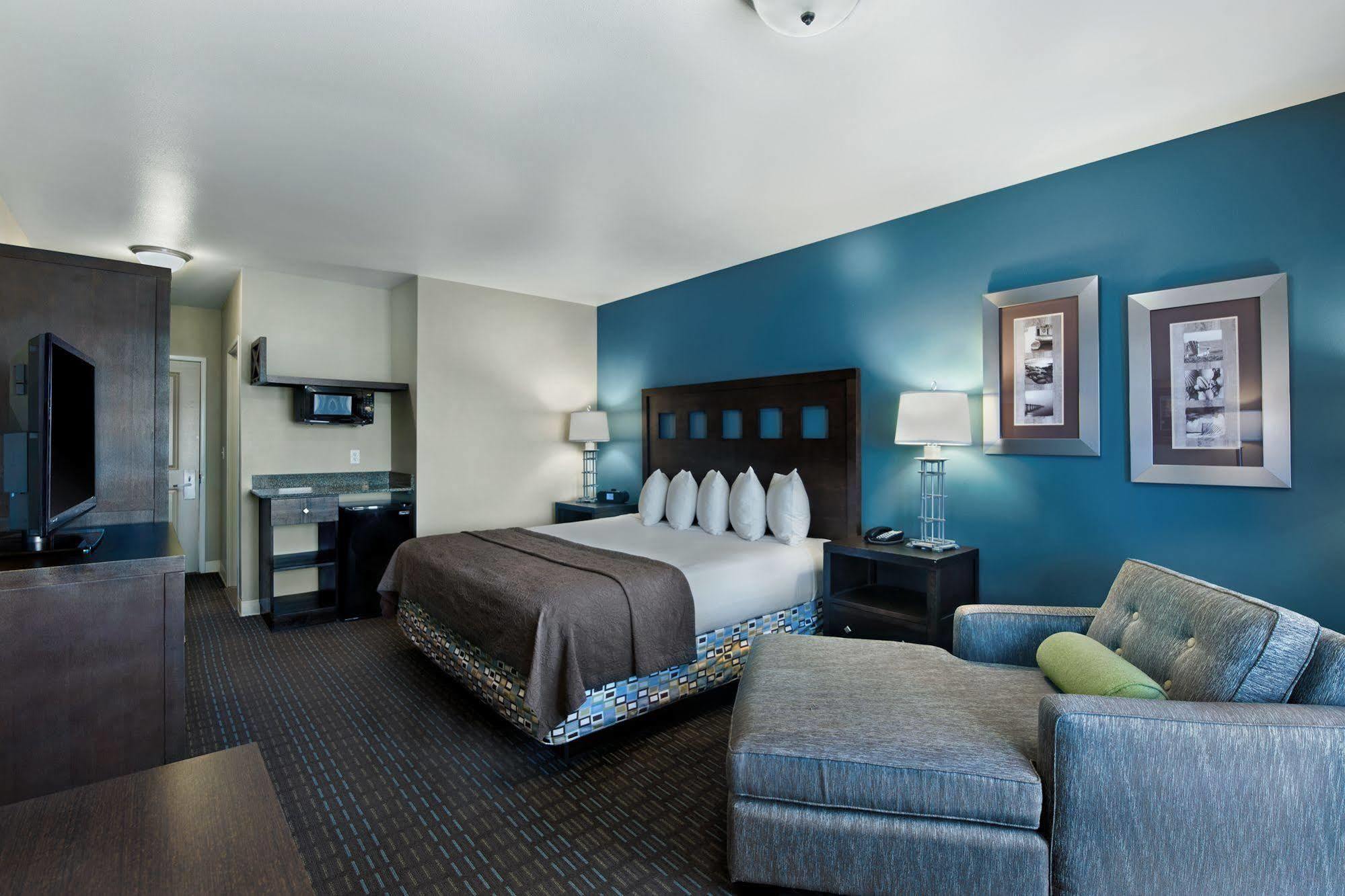 Oxford Suites Silverdale Bagian luar foto