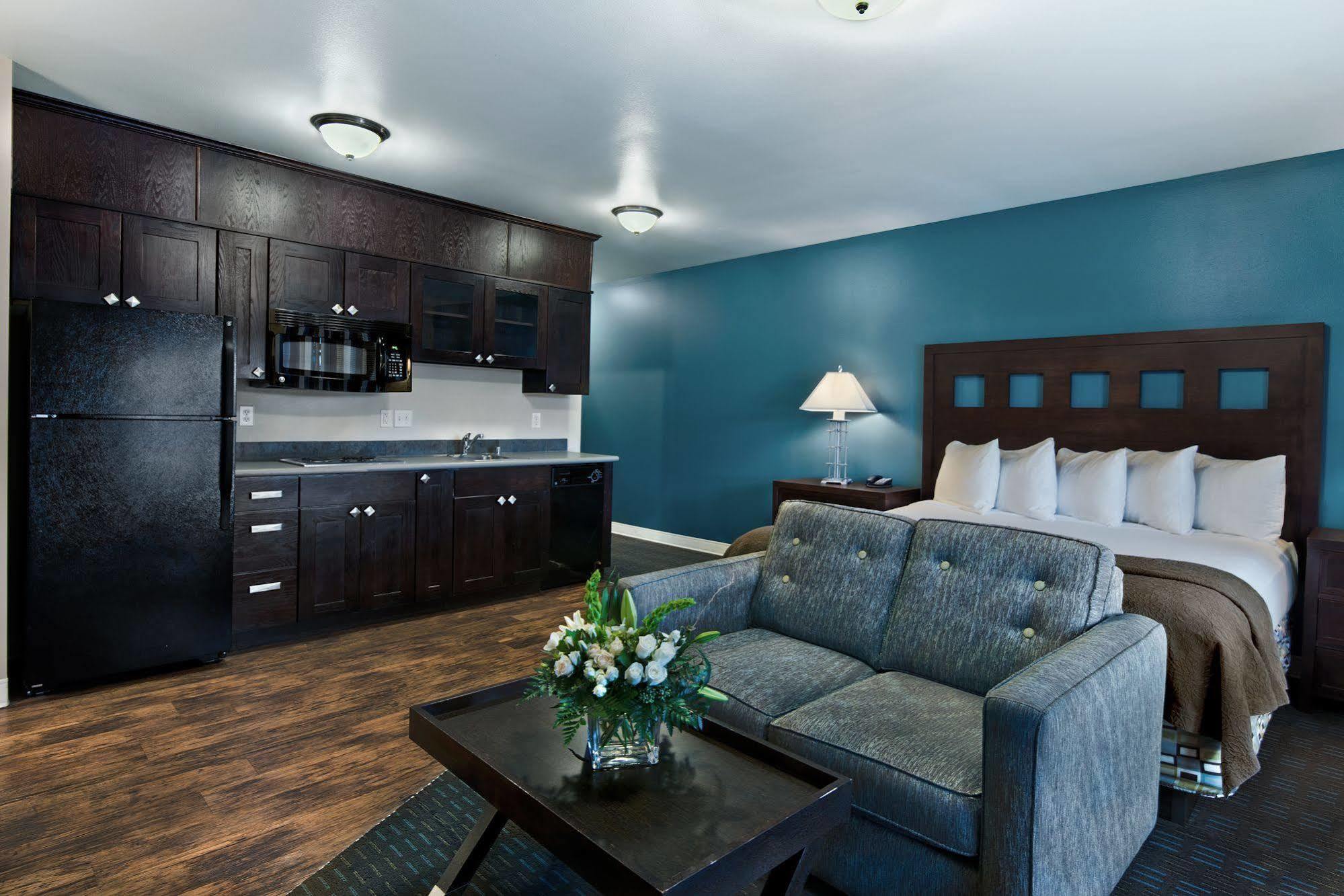 Oxford Suites Silverdale Bagian luar foto