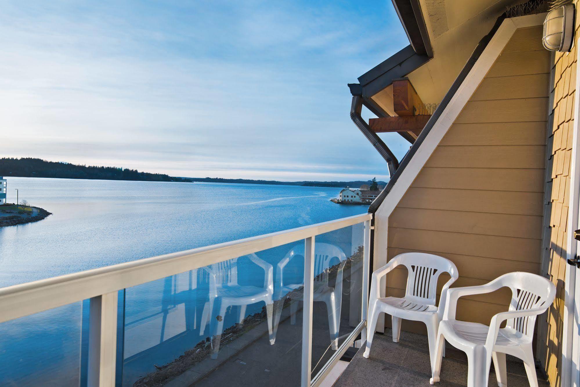 Oxford Suites Silverdale Bagian luar foto